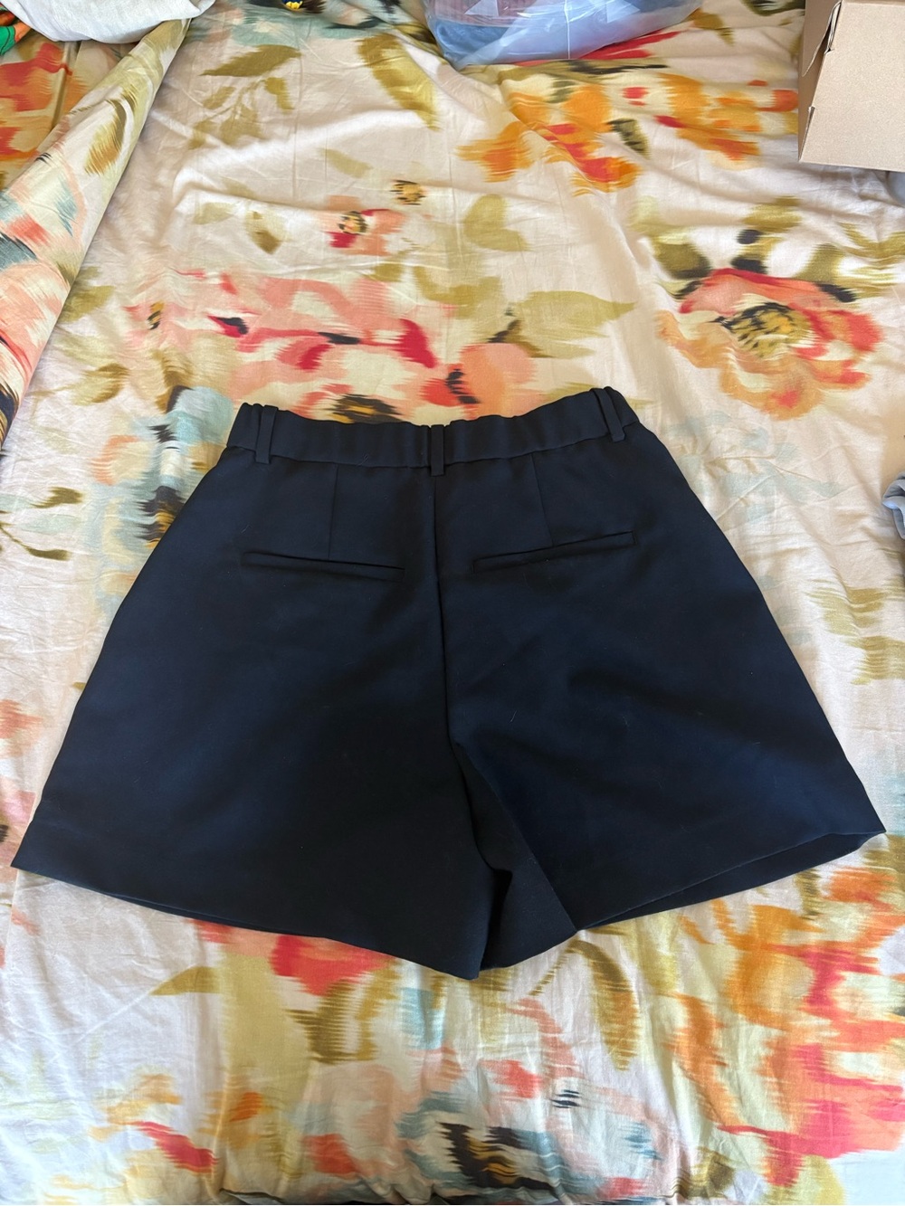 Abercrombie Sloan curve love tailored shorts - Picture 3 of 5